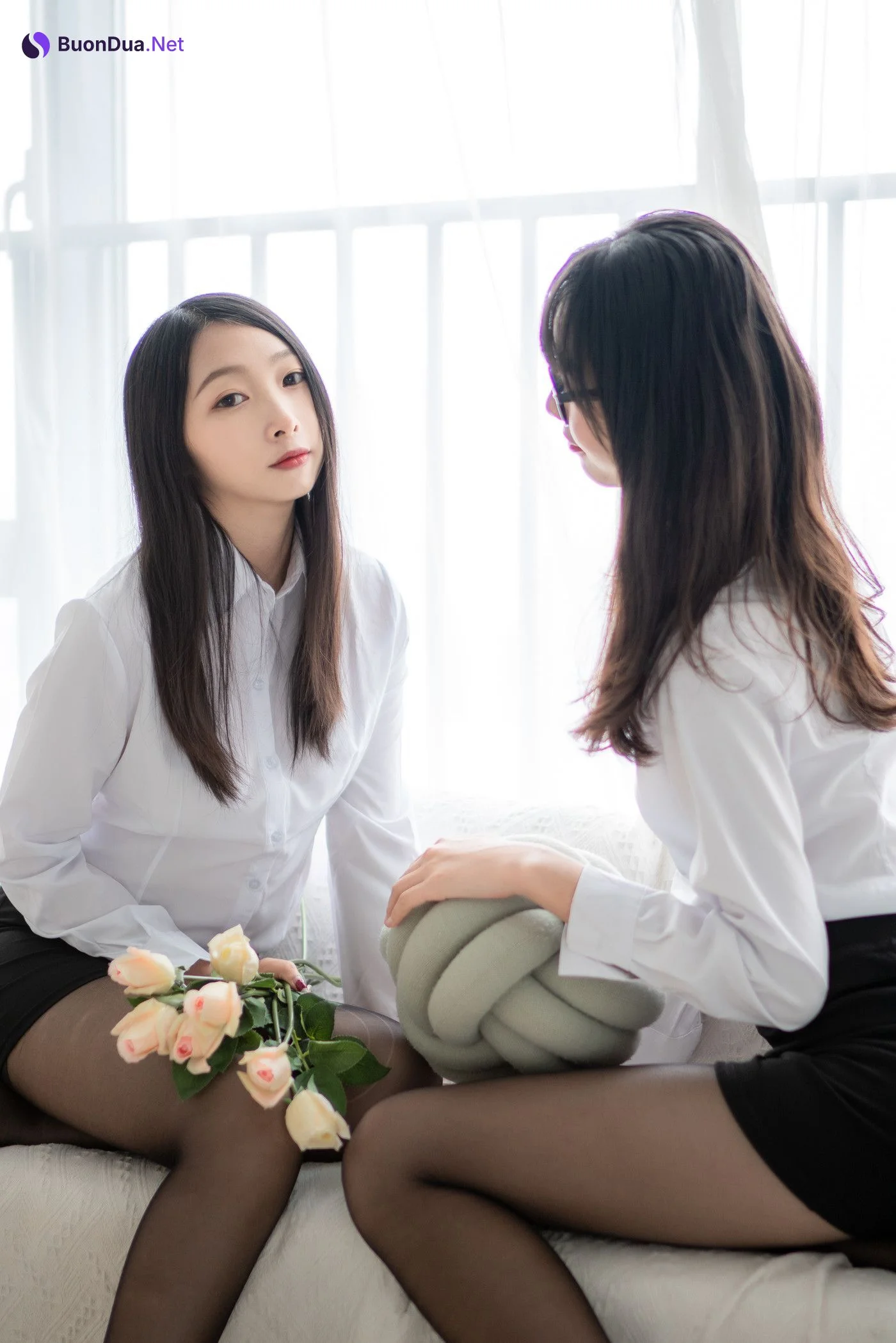 茶籽ccz, 写真集 黑絲雙人百合 - 写真 2