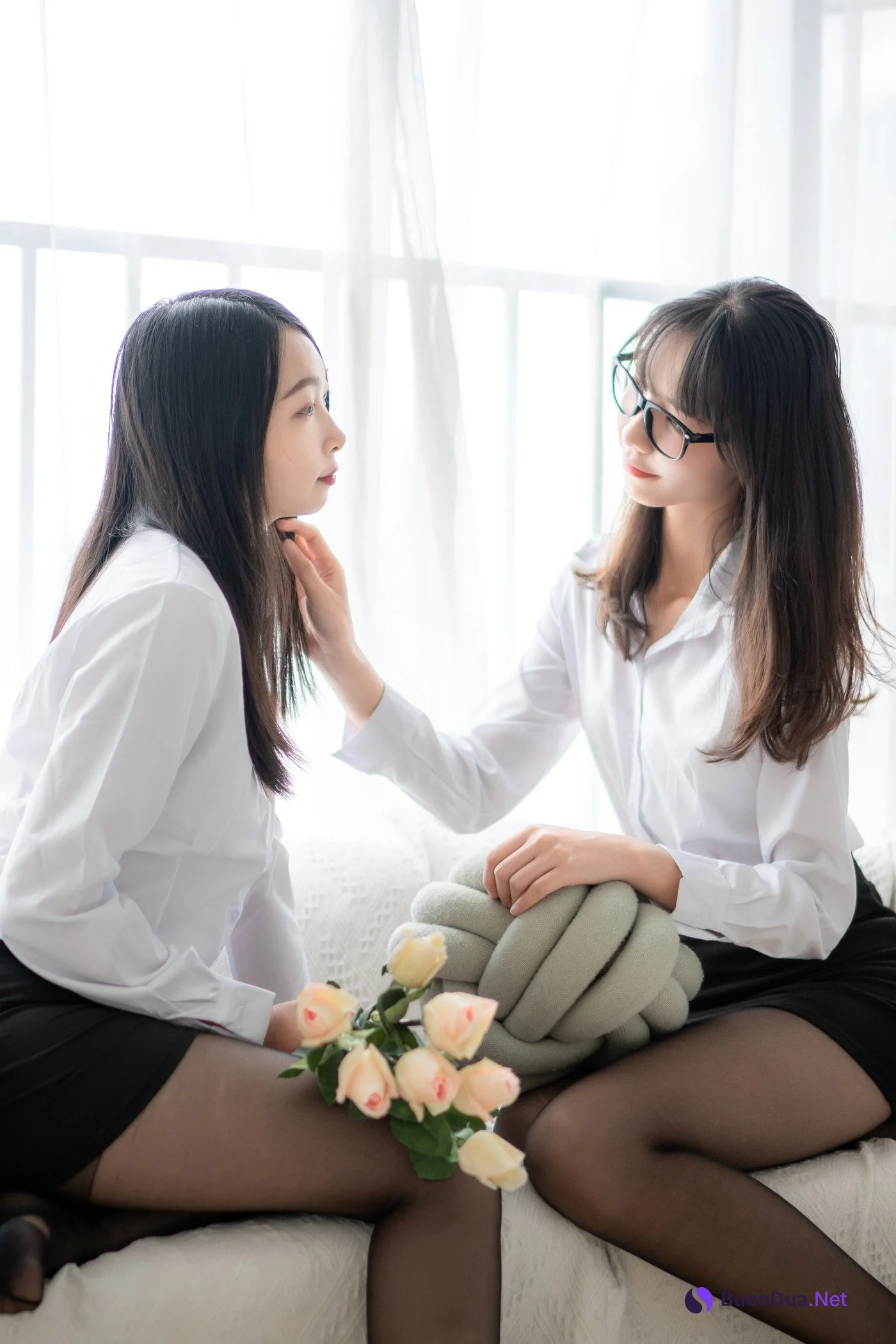 茶籽ccz, 写真集 黑絲雙人百合 - 写真 3