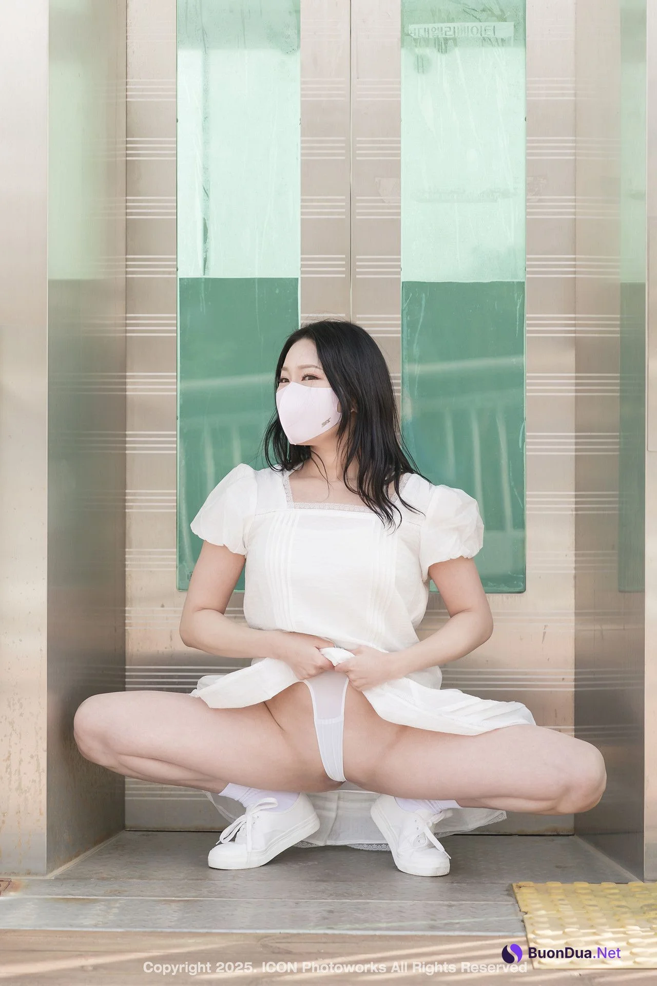 CHAEI 채이, ICON Photobook “Exhibitionism and Desire” Set.01 - Photo 14