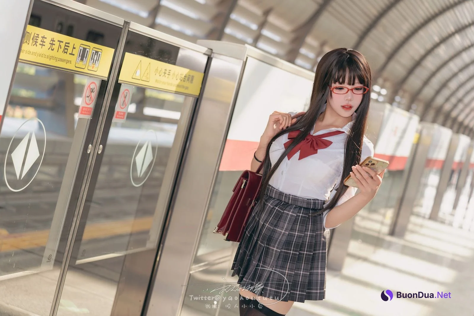 Coser@黏黏团子兔 – 电车惊魂& 期待 - 写真 13