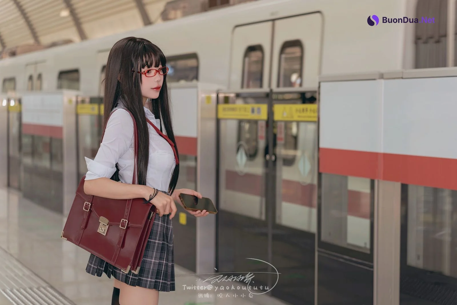 Coser@黏黏团子兔 – 电车惊魂& 期待 - 写真 17