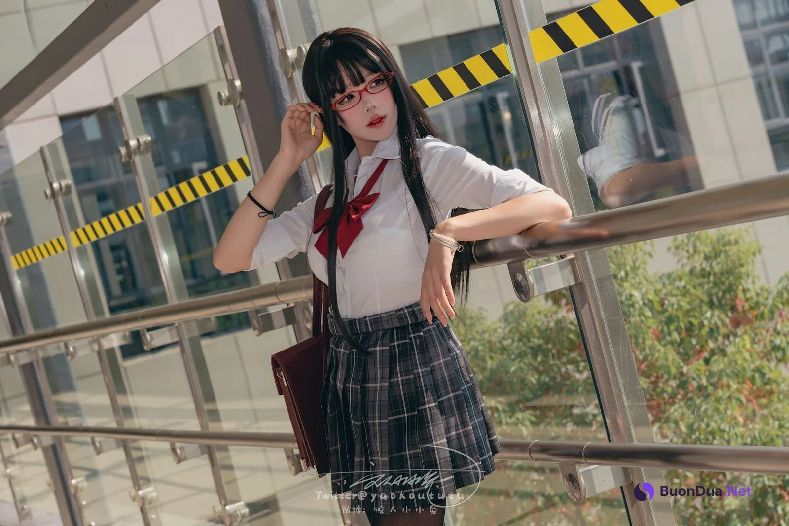 Coser@黏黏团子兔 – 电车惊魂& 期待 - 写真 18