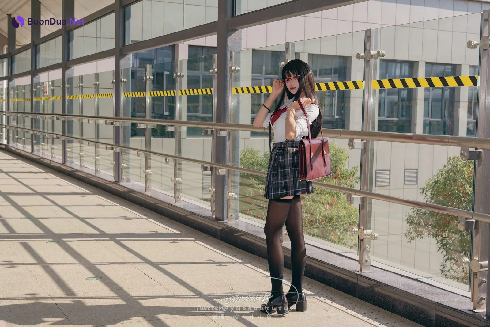 Coser@黏黏团子兔 – 电车惊魂& 期待 - 写真 19