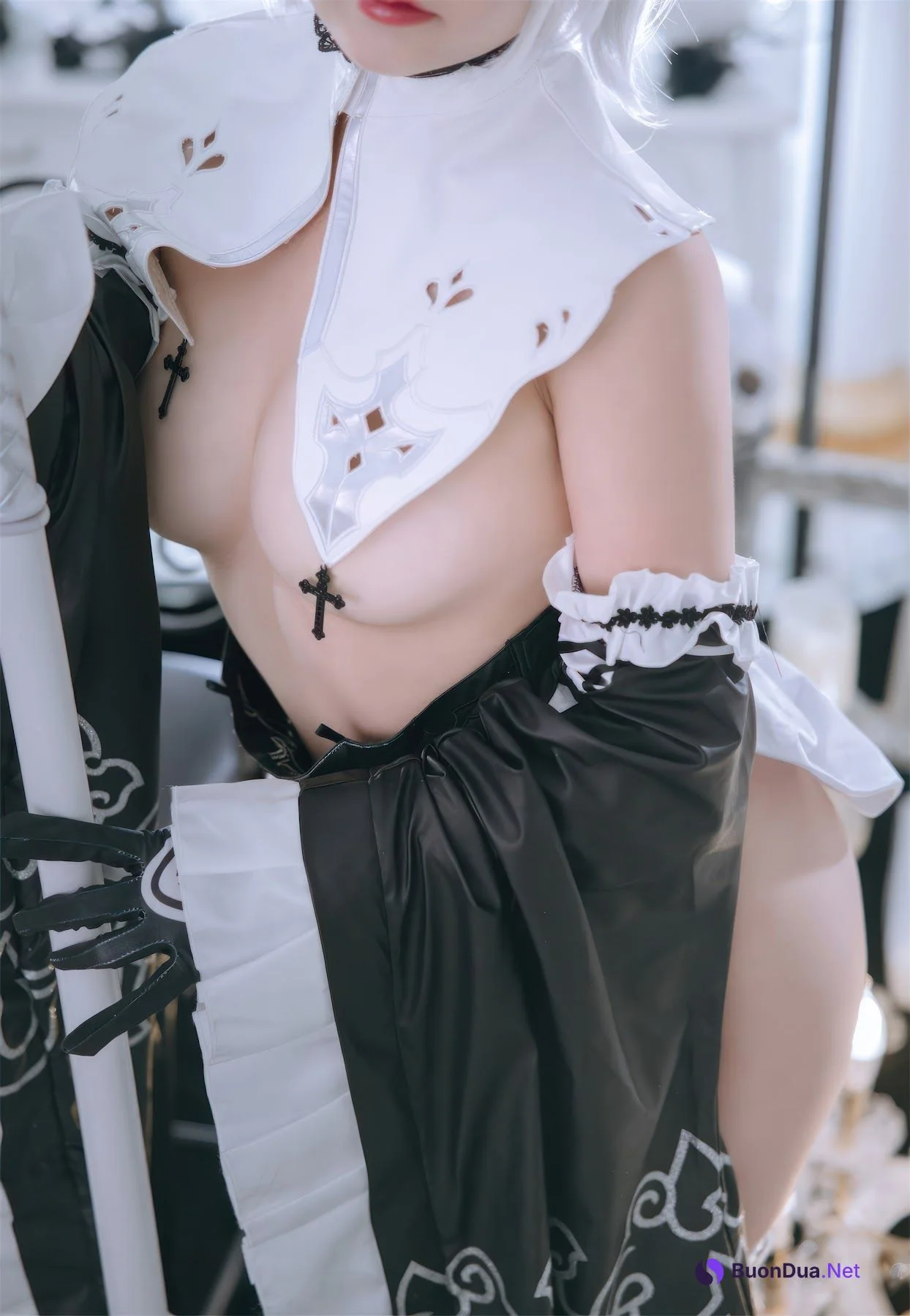 Coser@日奈娇 – 2B奶盖女仆 - 照片 11