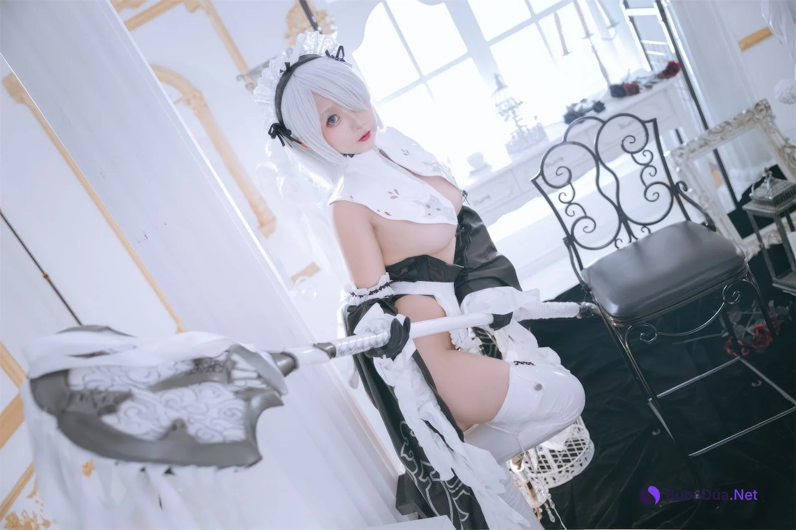 Coser@日奈娇 – 2B奶盖女仆 - 照片 2