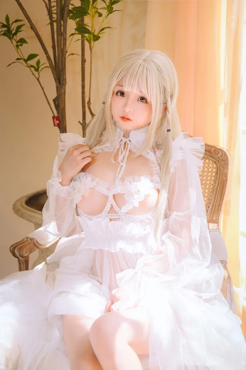 Coser@日奈娇 – 白纱衣