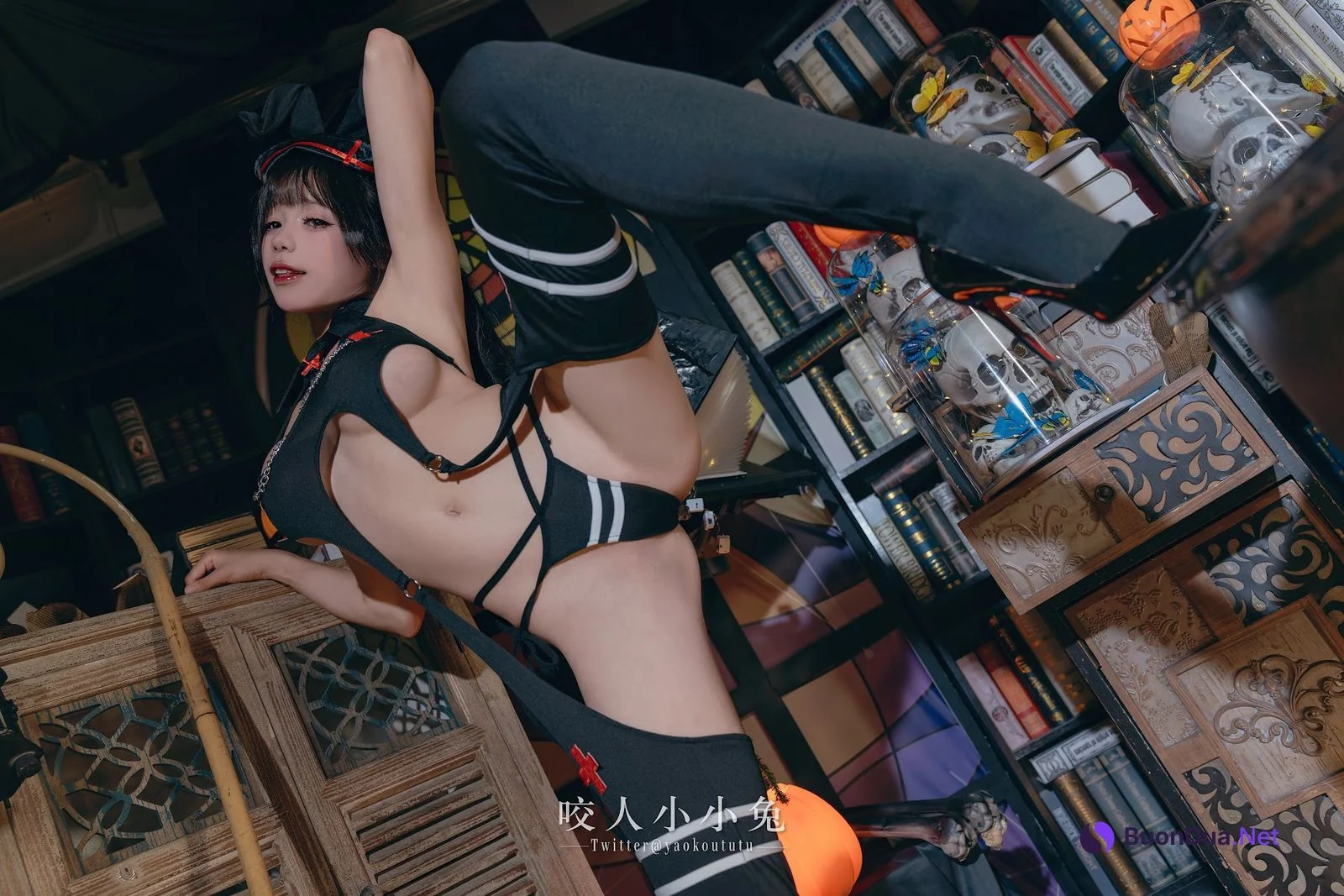 Coser@黏黏团子兔 – 万圣节看护士 - 사진 15