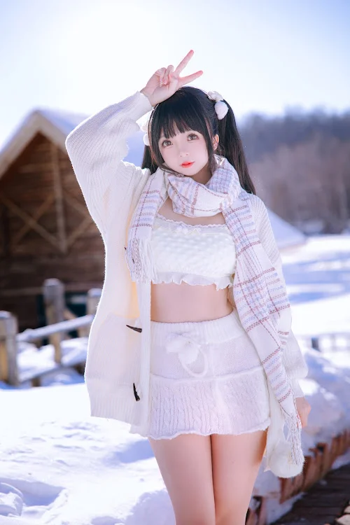 Coser@日奈娇 – 雪地少女