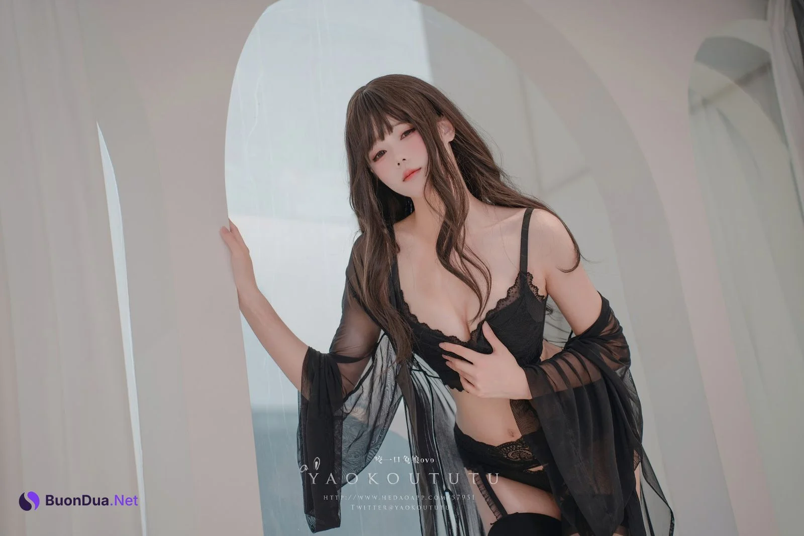 Coser@黏黏团子兔 – 微醺大姐姐 - 照片 2