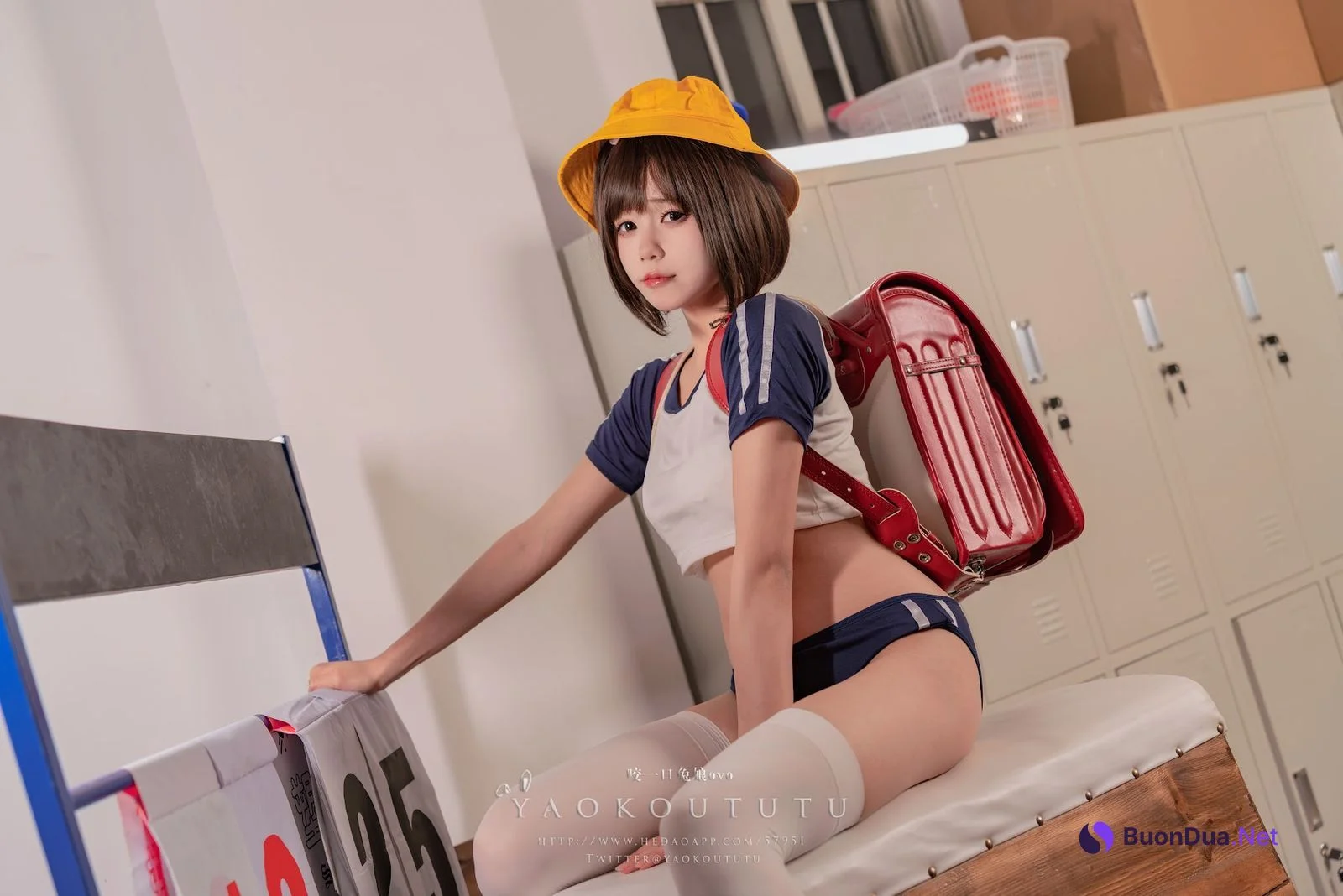 Coser@黏黏团子兔 – 工口小穴生 - 照片 11