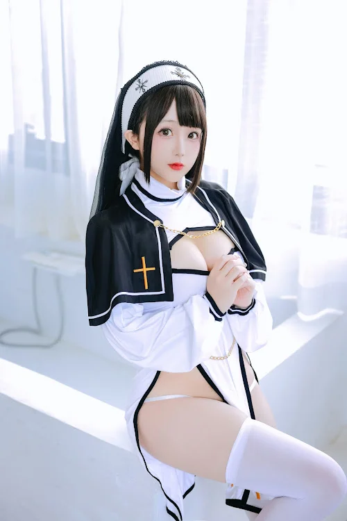 Coser@日奈娇 – 修女