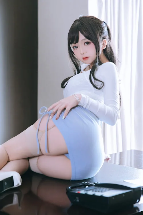 Coser@日奈娇 – 包臀裙秘书