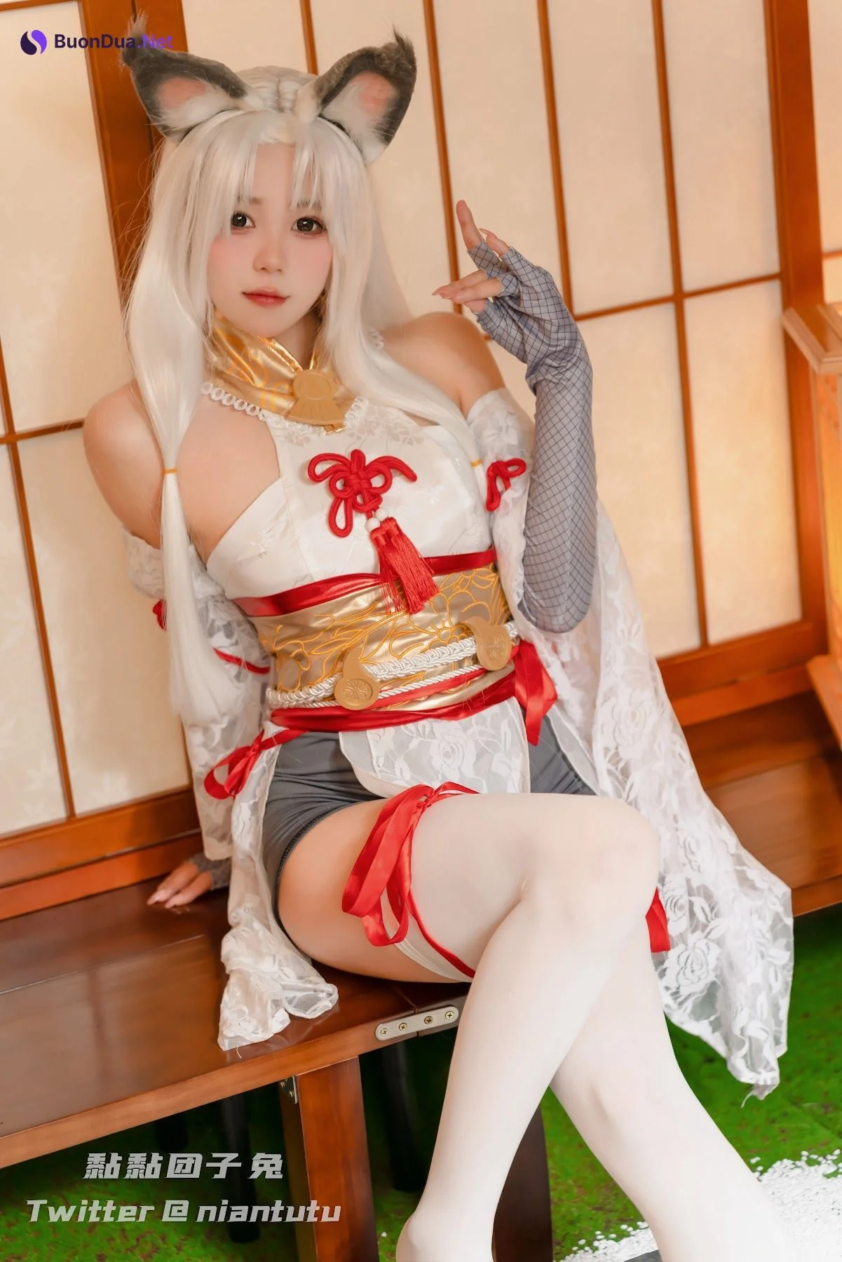 Coser@黏黏团子兔 – 白丝胡桃 - Photo 2