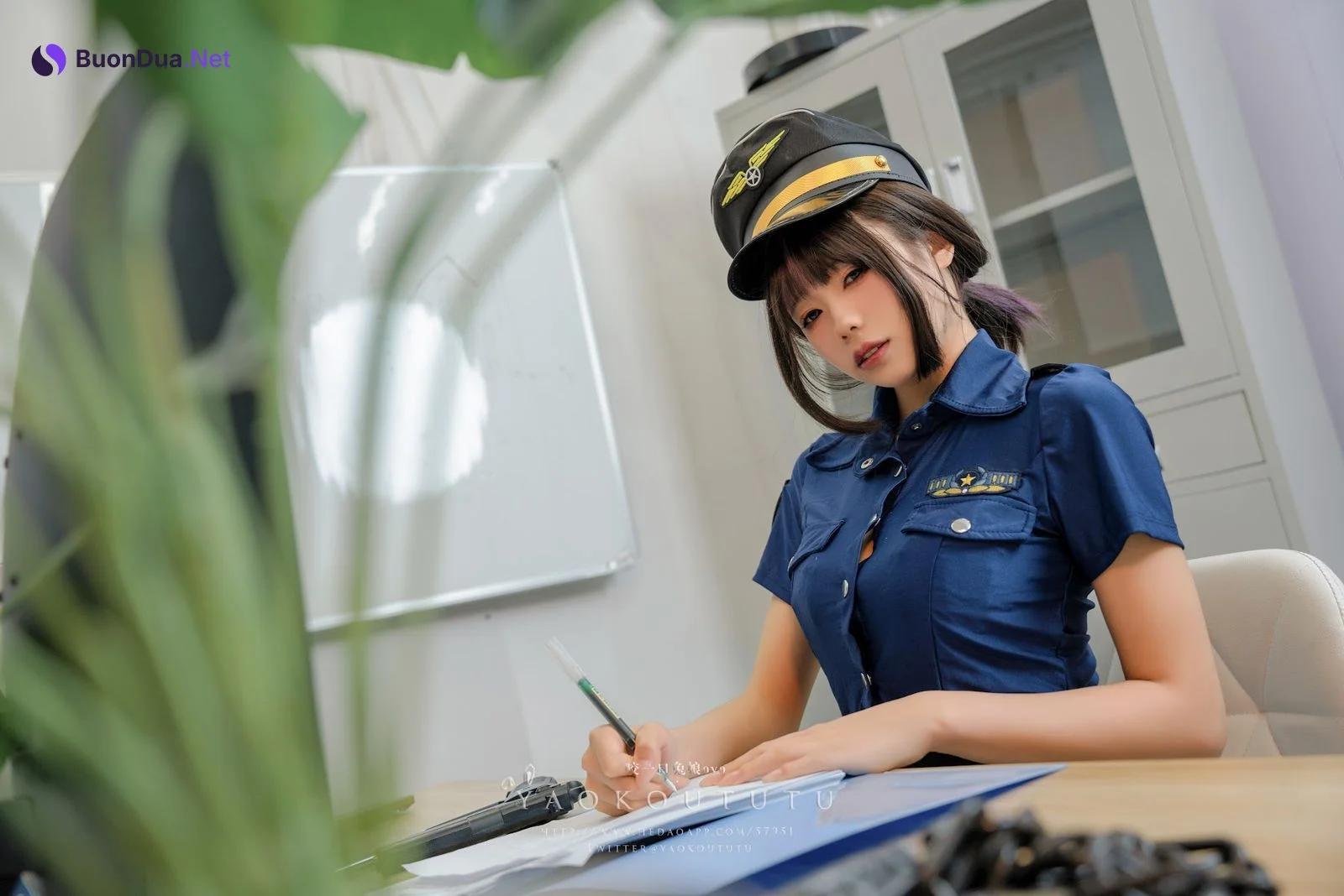 Coser@黏黏团子兔 – 『乌龙女警』&Good-night Kiss - Photo 2