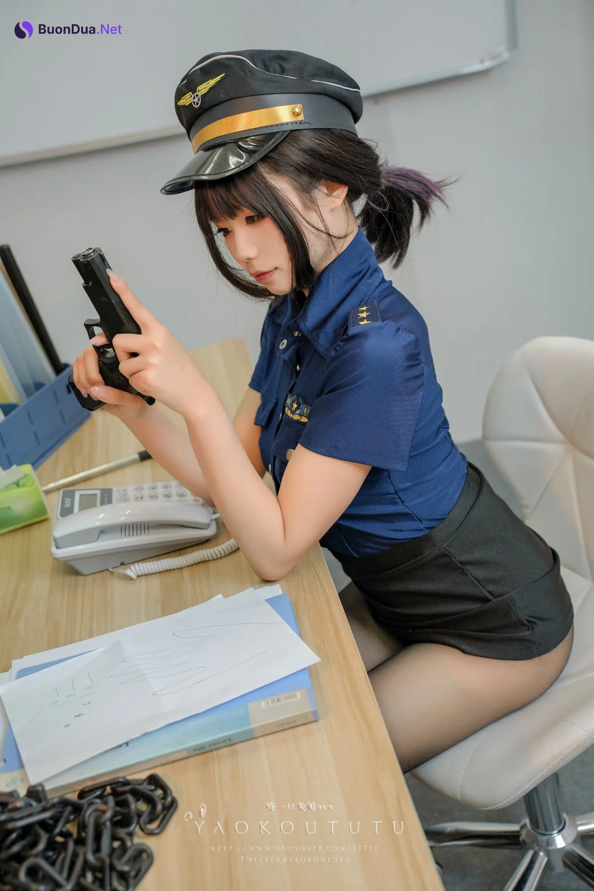 Coser@黏黏团子兔 – 『乌龙女警』&Good-night Kiss - Photo 4