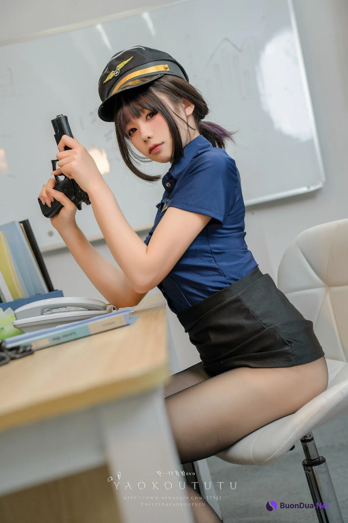 Coser@黏黏团子兔 – 『乌龙女警』&Good-night Kiss - Photo 5