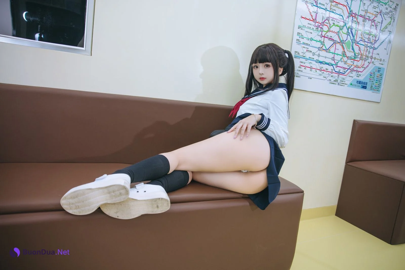 Coser@日奈娇 – 列车JK - Photo 16