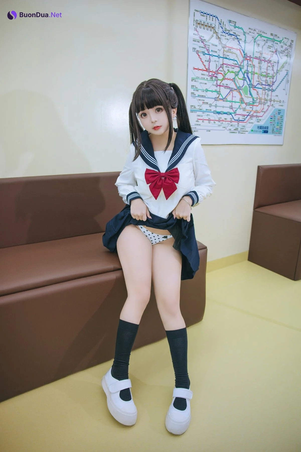 Coser@日奈娇 – 列车JK - Photo 17