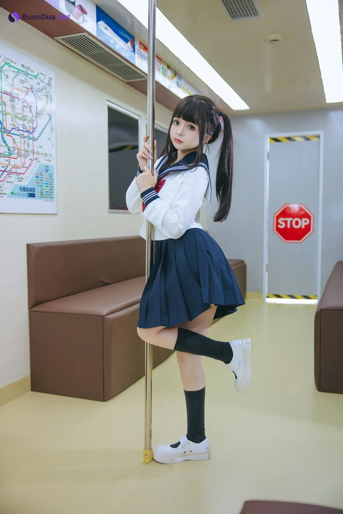 Coser@日奈娇 – 列车JK - Photo 19