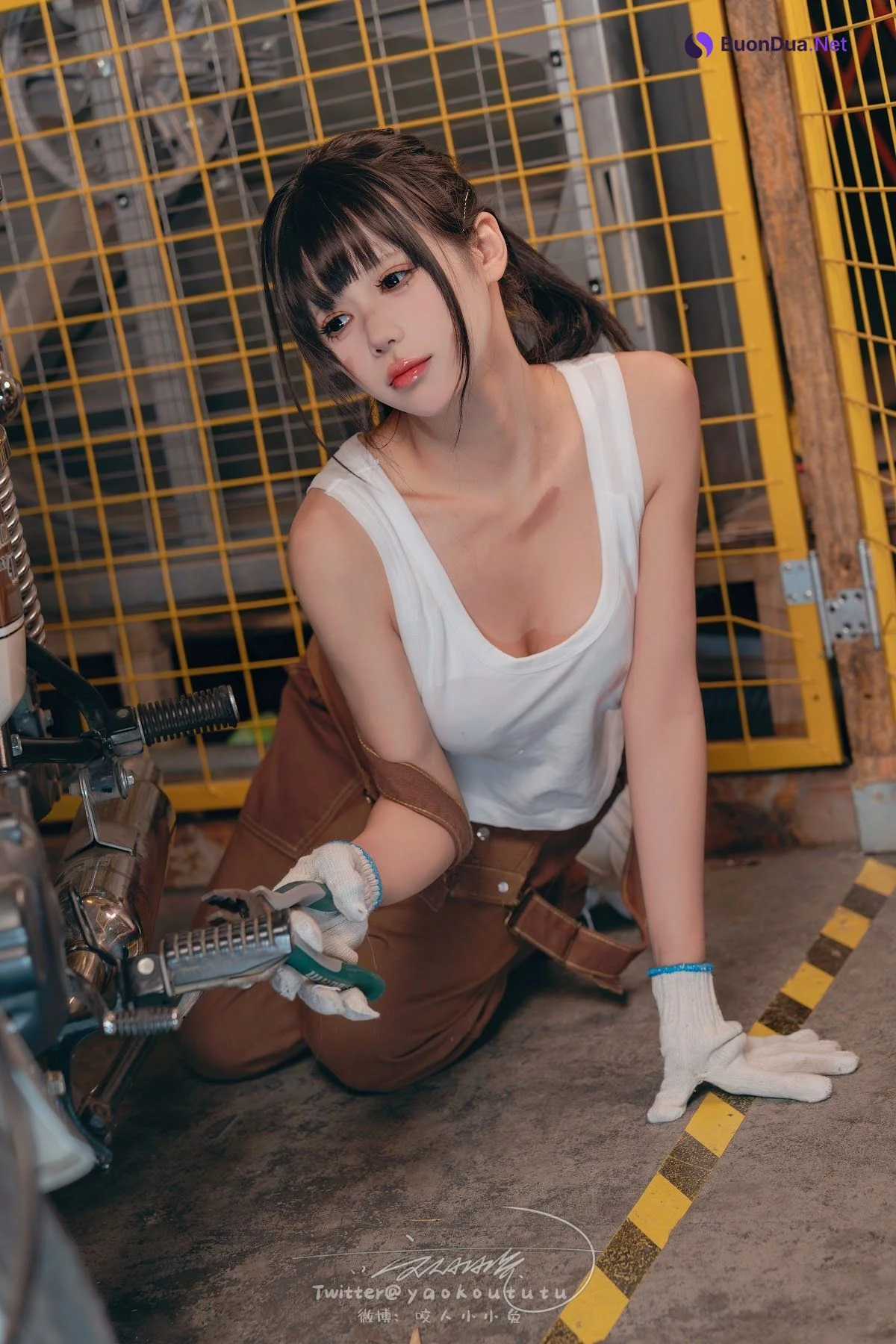 Coser@黏黏团子兔 – 机车修理工 Shake it - 사진 15