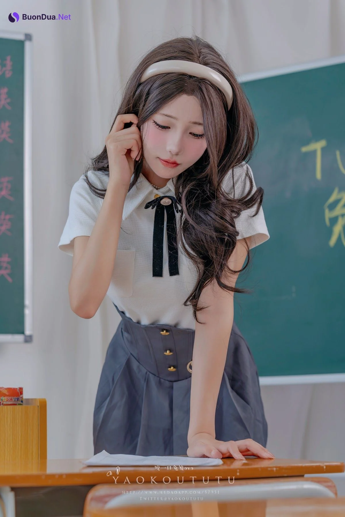 Coser@黏黏团子兔 – 实习老师的欢迎仪式&Touch It - 写真 10