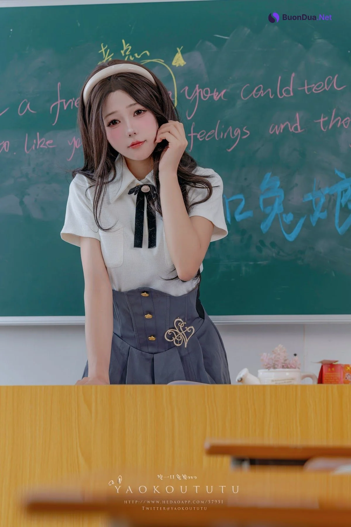 Coser@黏黏团子兔 – 实习老师的欢迎仪式&Touch It - 写真 12