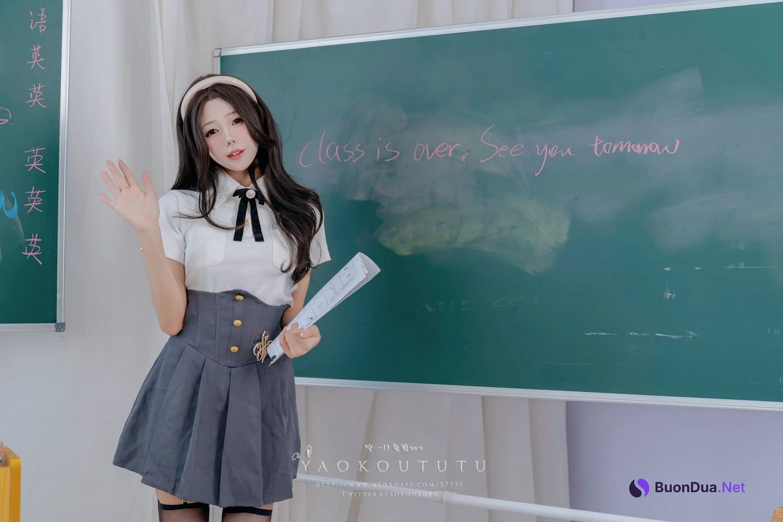 Coser@黏黏团子兔 – 实习老师的欢迎仪式&Touch It - 写真 18