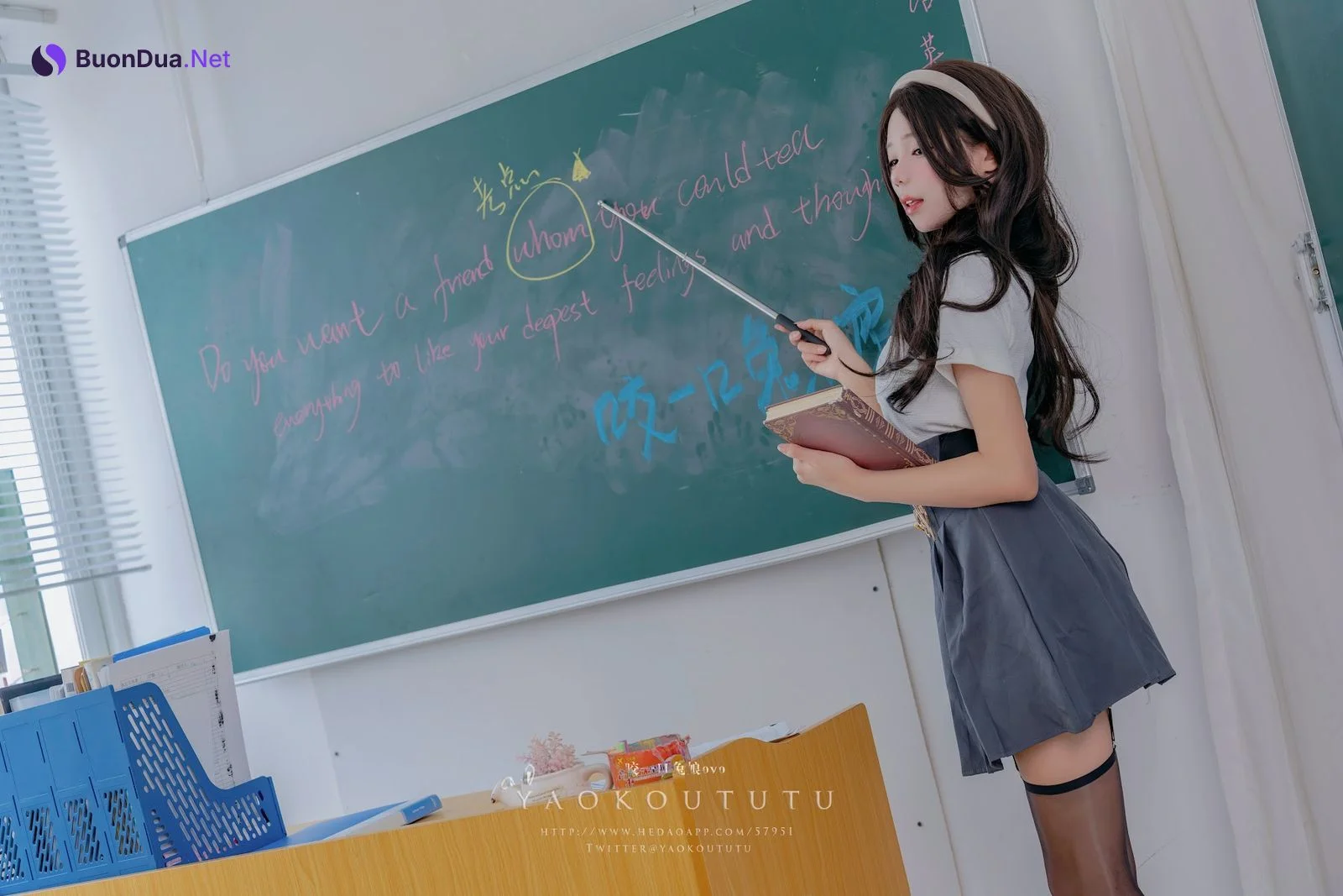 Coser@黏黏团子兔 – 实习老师的欢迎仪式&Touch It - 写真 8