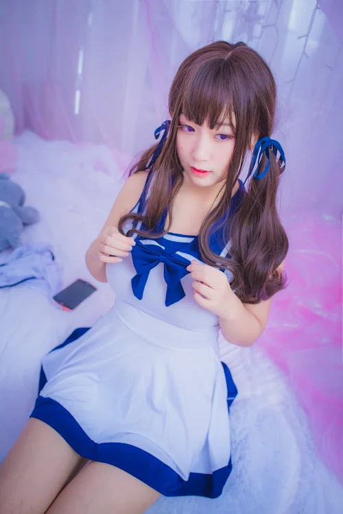 Coser@Mao Jiu Jiang Sakura (猫九酱Sakura) – 连衣水手服