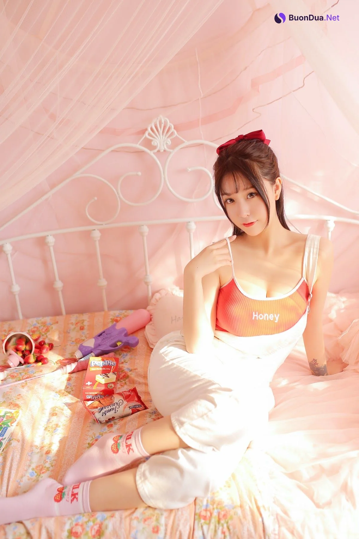 Coser@Mao Jiu Jiang Sakura (猫九酱Sakura) – 红色吊带 - รูปภาพ 2