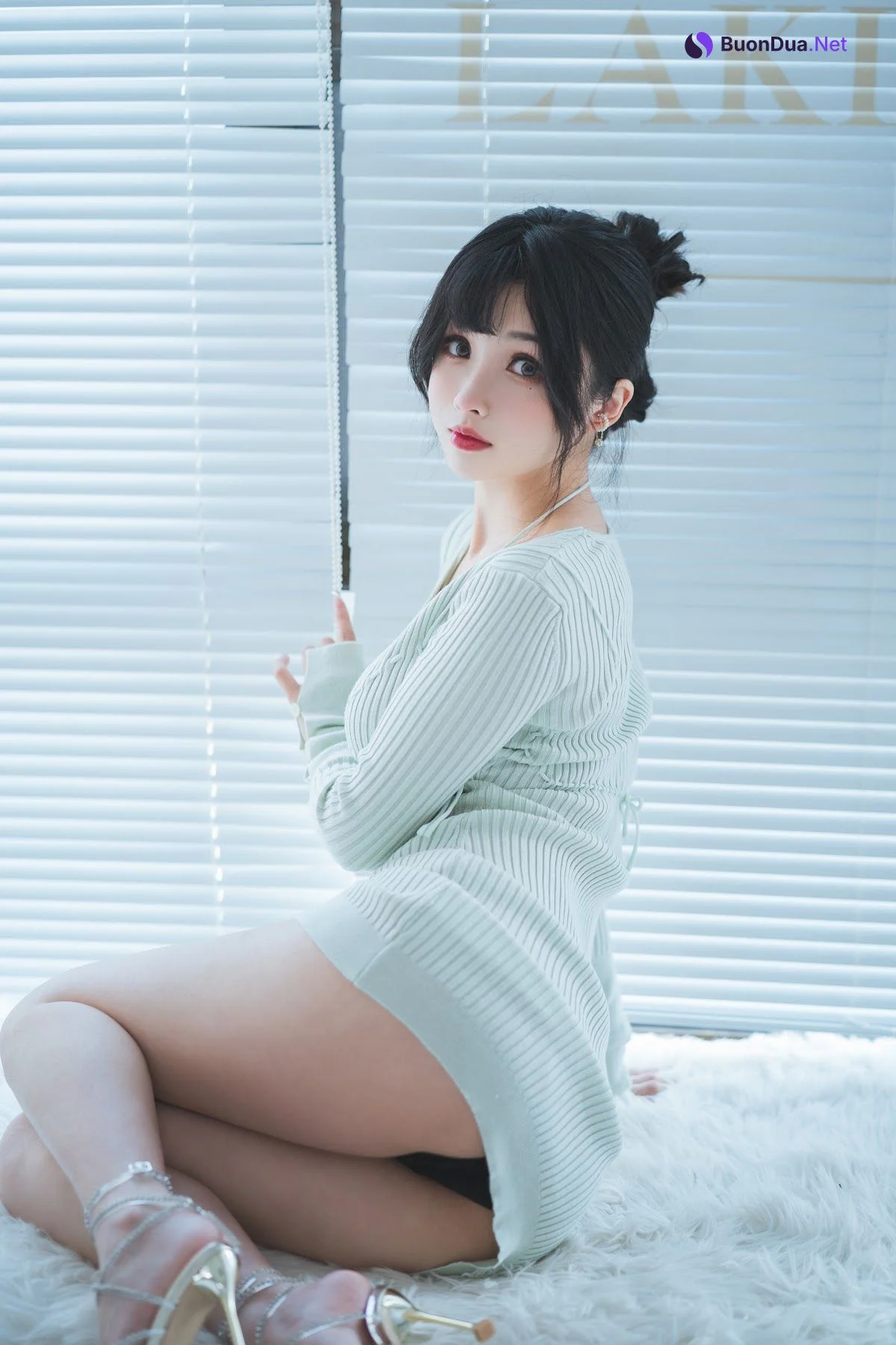 Coser@rioko凉凉子 Vol.077 人妻毛衣 - Photo 2