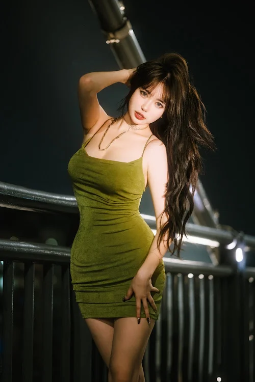 Coser@Tina很妖孽呀 – 绿色连衣裙