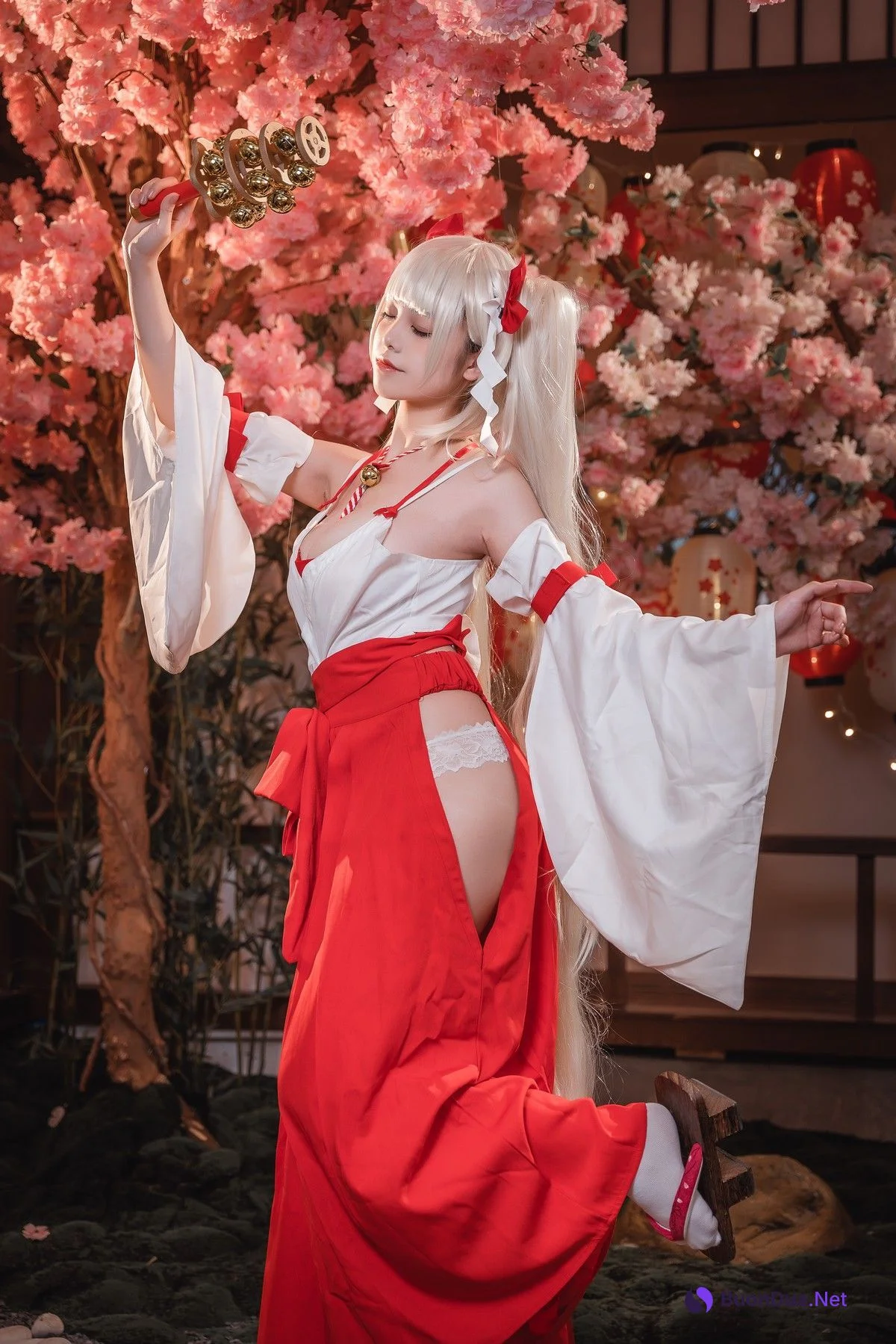 蜜汁猫裘 Cosplay 可畏巫女 - Photo 10