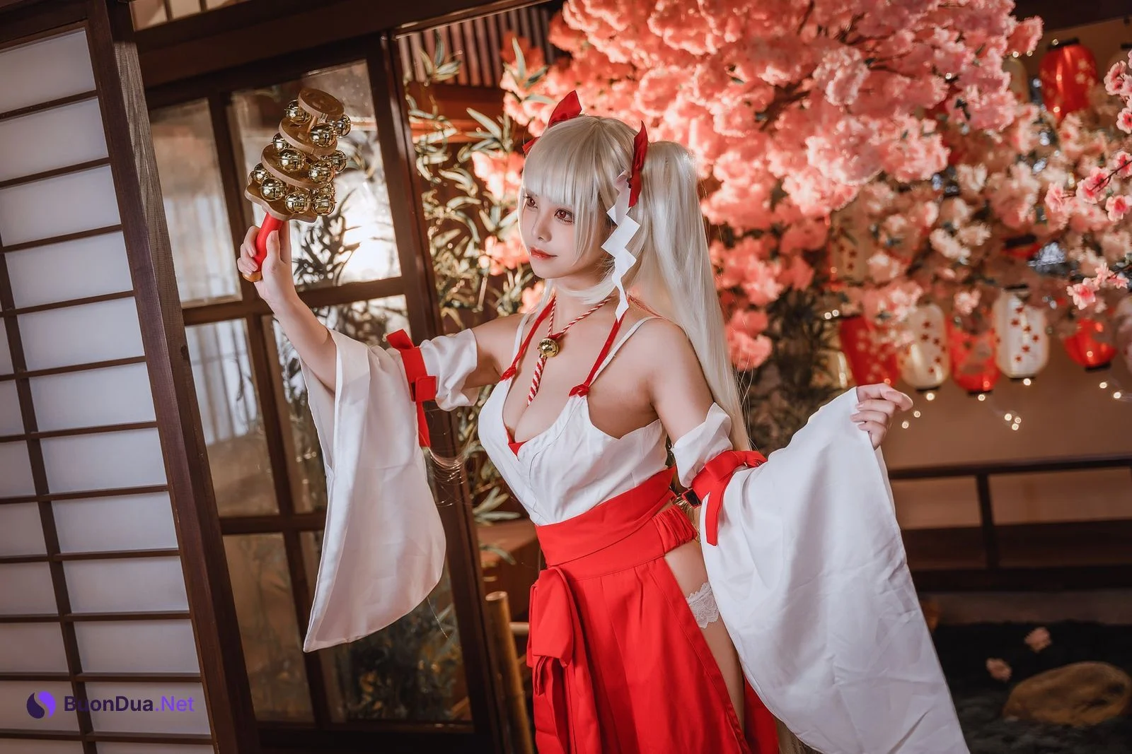 蜜汁猫裘 Cosplay 可畏巫女 - Photo 2