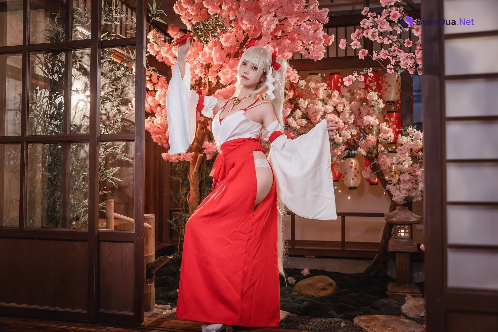 蜜汁猫裘 Cosplay 可畏巫女 - Photo 9