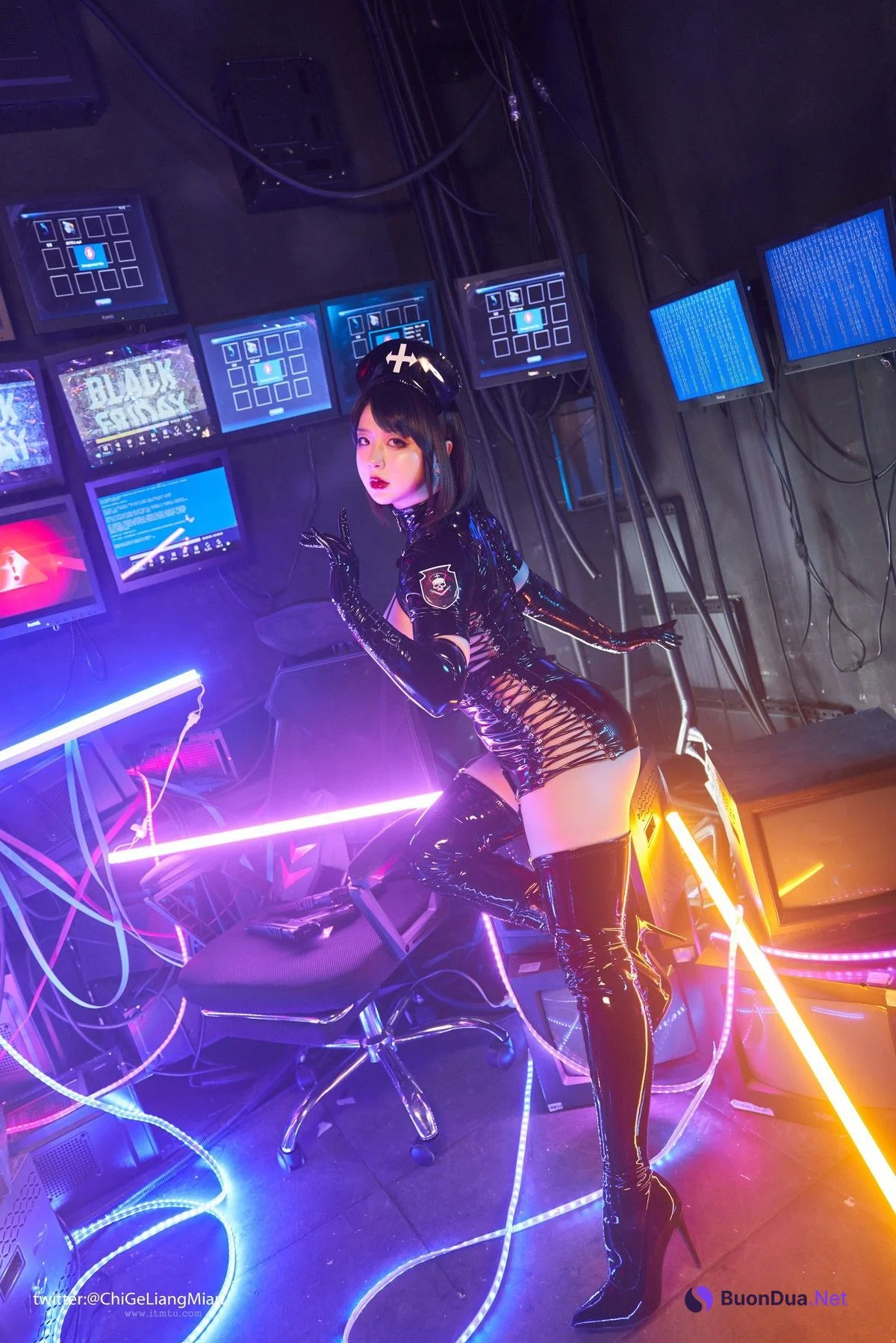 Cosplay 皮皮奶可可爱了啦 黑暗护士 - Photo 17