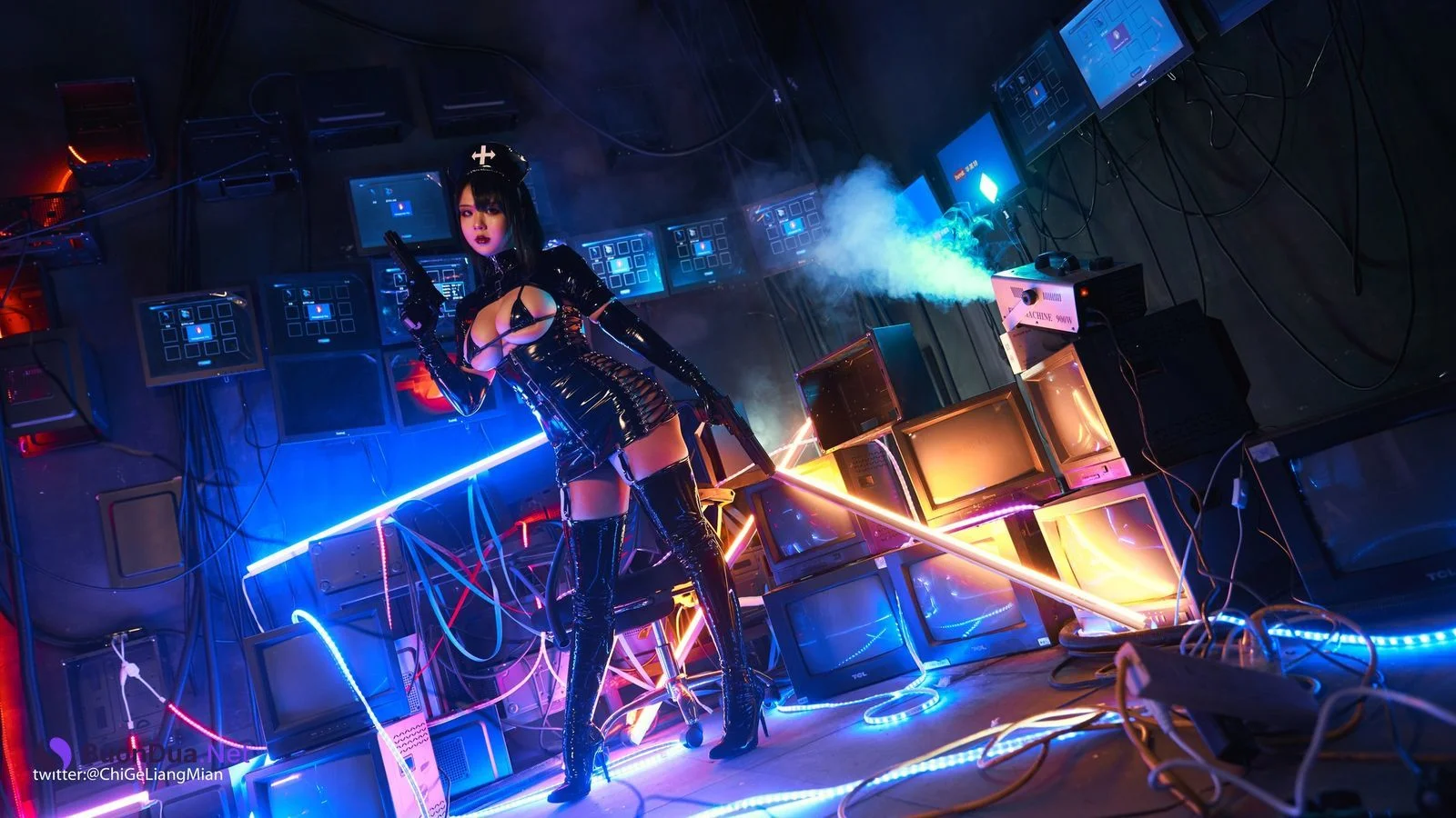 Cosplay 皮皮奶可可爱了啦 黑暗护士 - Photo 2