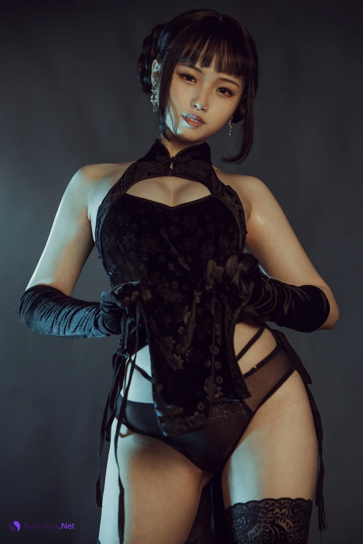 Cosplay 七月喵子 穿旗袍耍剑 - Photo 3