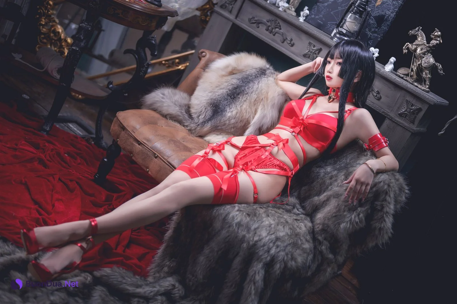 鬼畜瑶在不在 Cosplay 红色束缚 - Photo 4