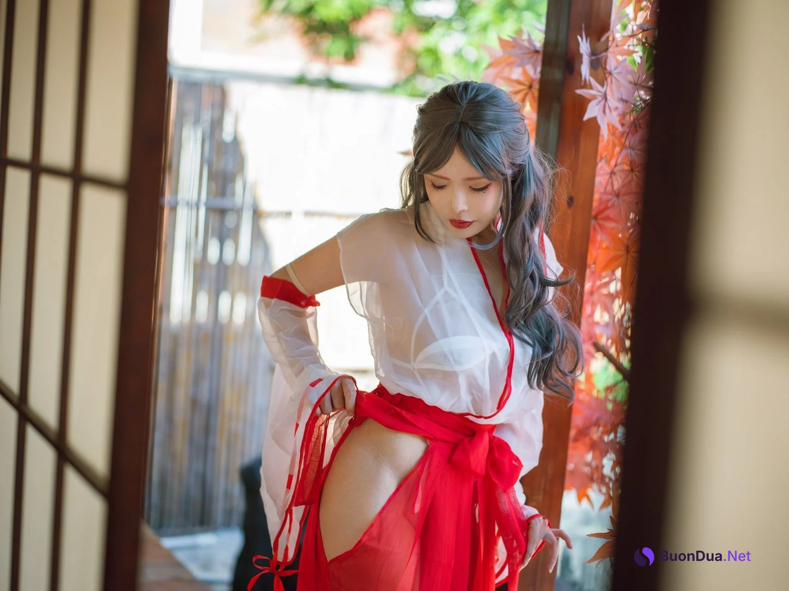 Cosplay 夏小秋秋秋 汤池巫女 - Photo 15