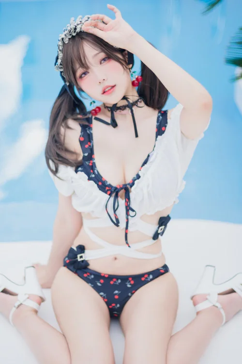Cosplay ElyEE子 櫻桃地雷系少女