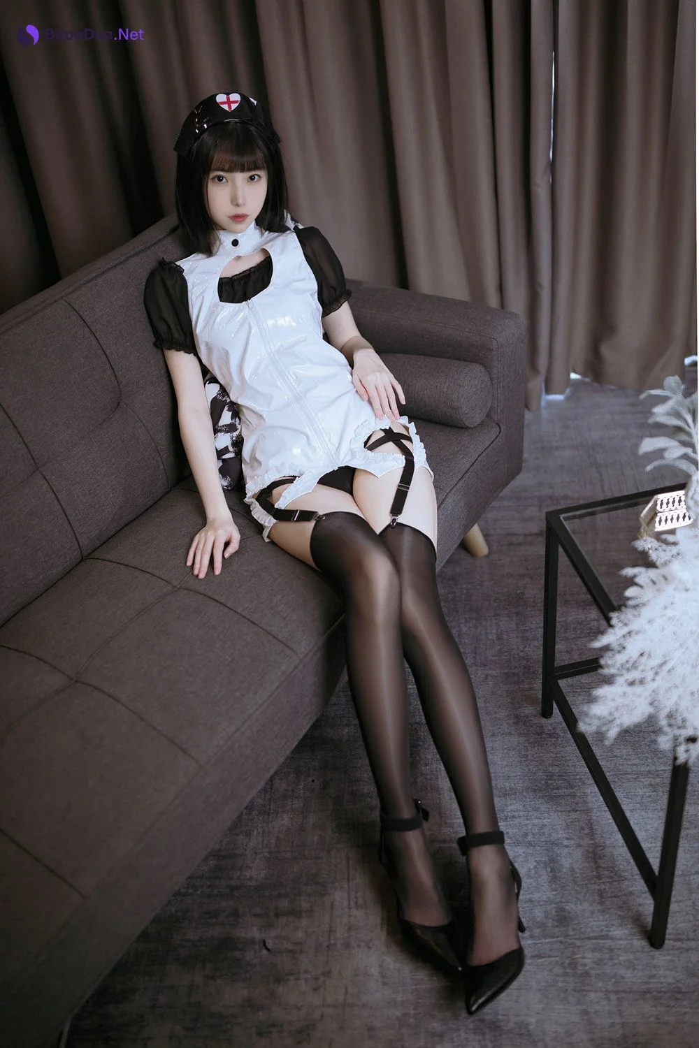 Cosplay 许岚LAN – 黑色丝袜护士 - Photo 11