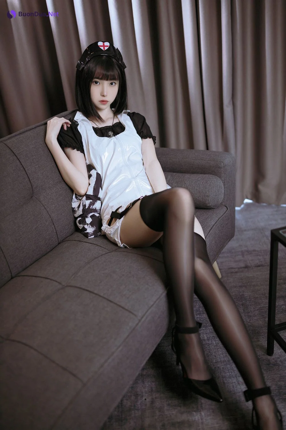 Cosplay 许岚LAN – 黑色丝袜护士 - Photo 13