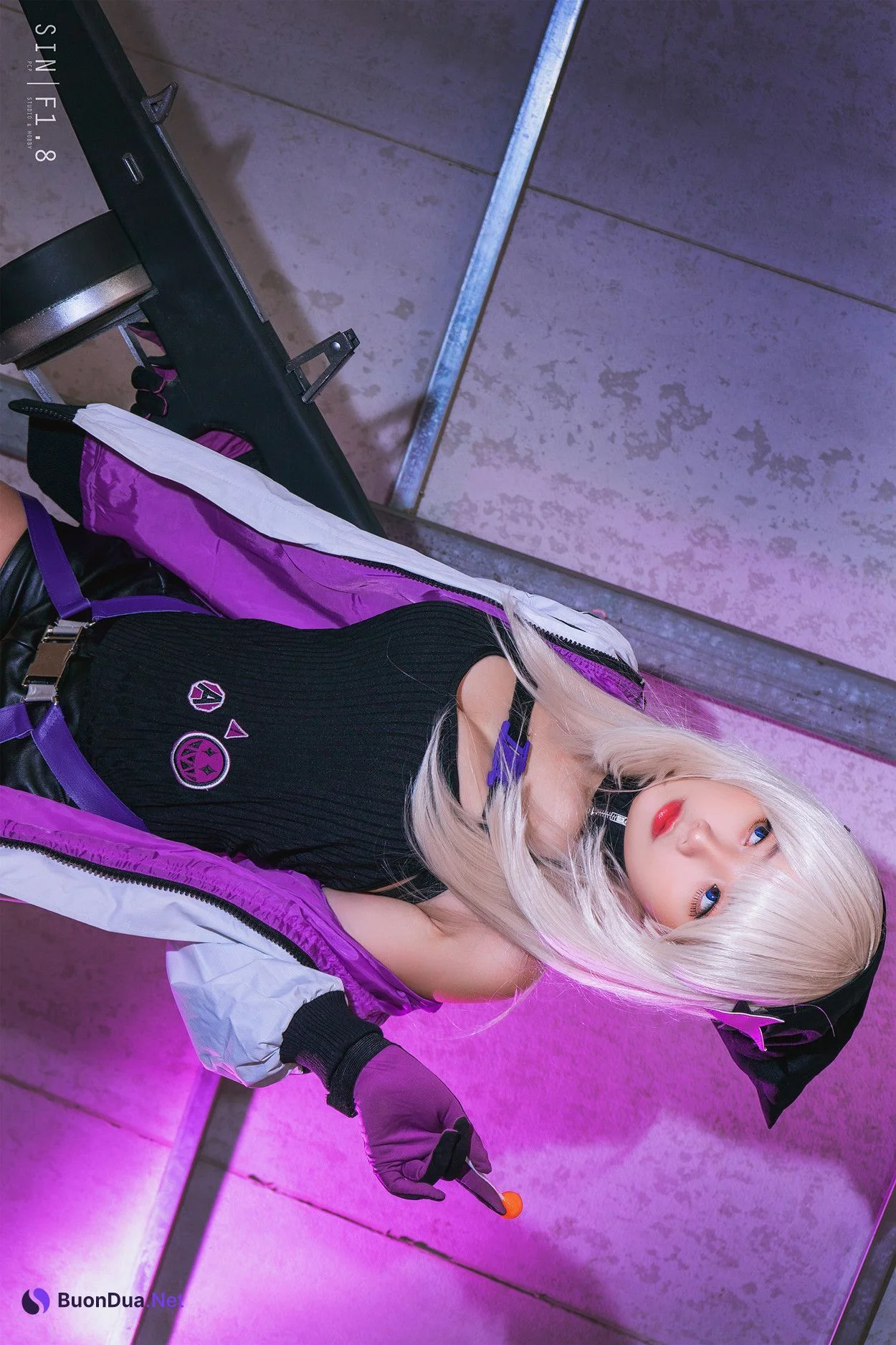Cosplay Messie Huang AA-12 - Photo 11