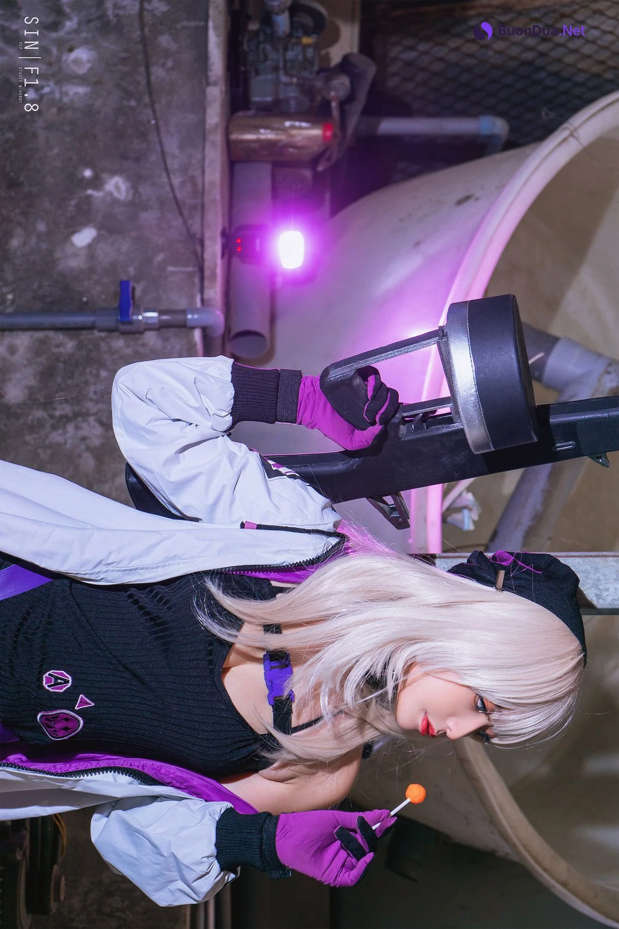 Cosplay Messie Huang AA-12 - Photo 13