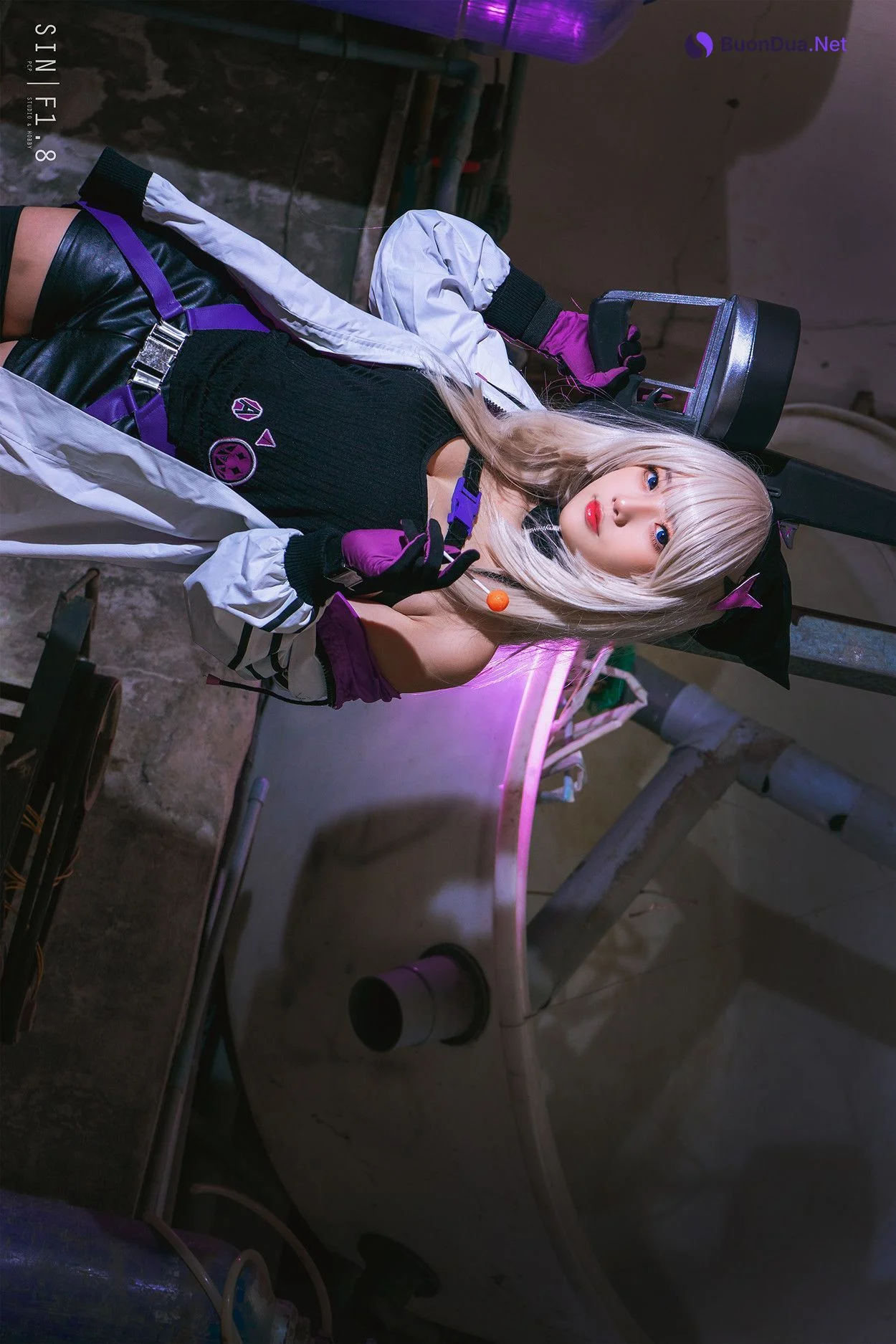 Cosplay Messie Huang AA-12 - Photo 7