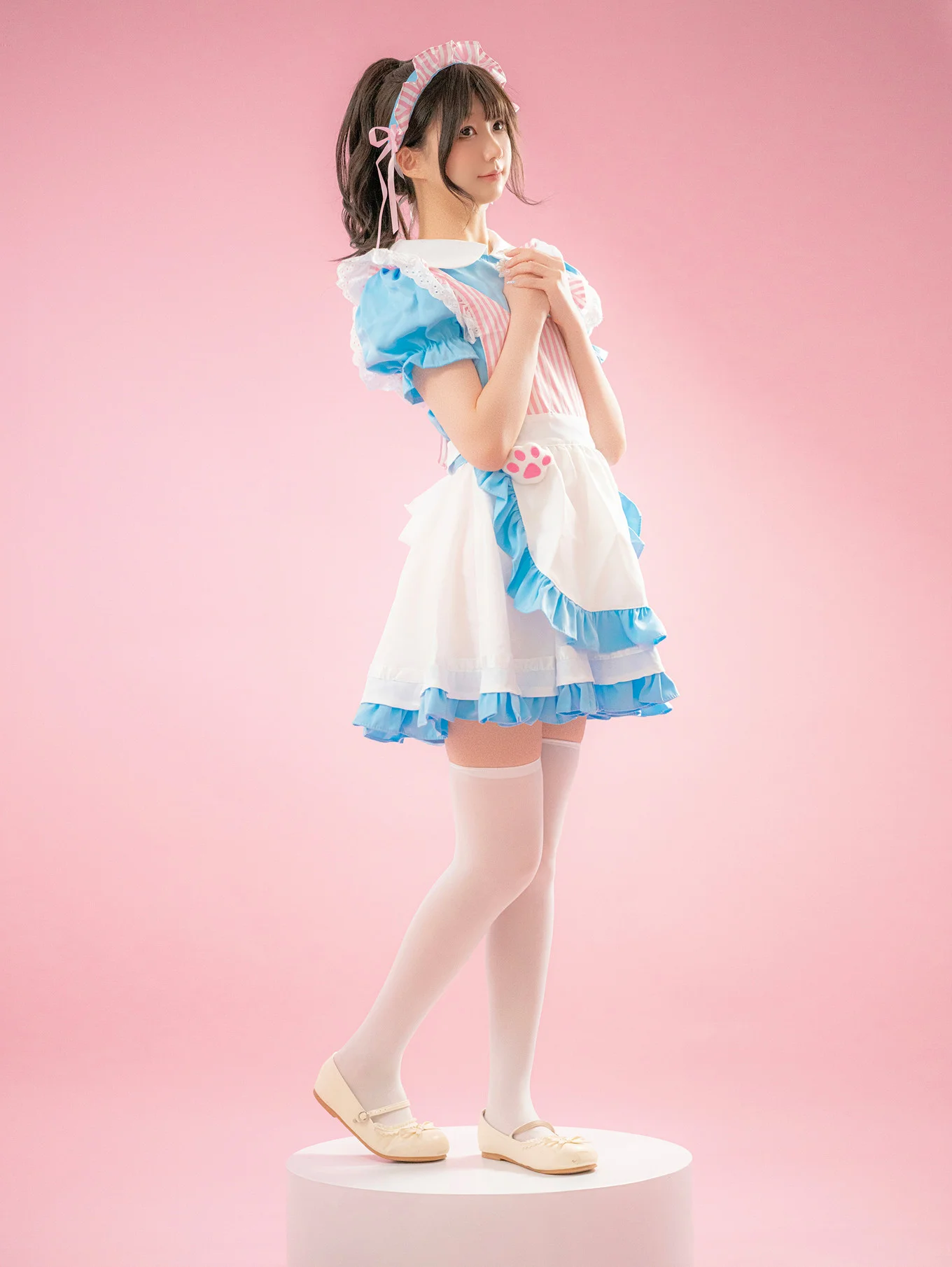 Cosplay Nagisa魔物喵 – メイド喫茶 Set.01