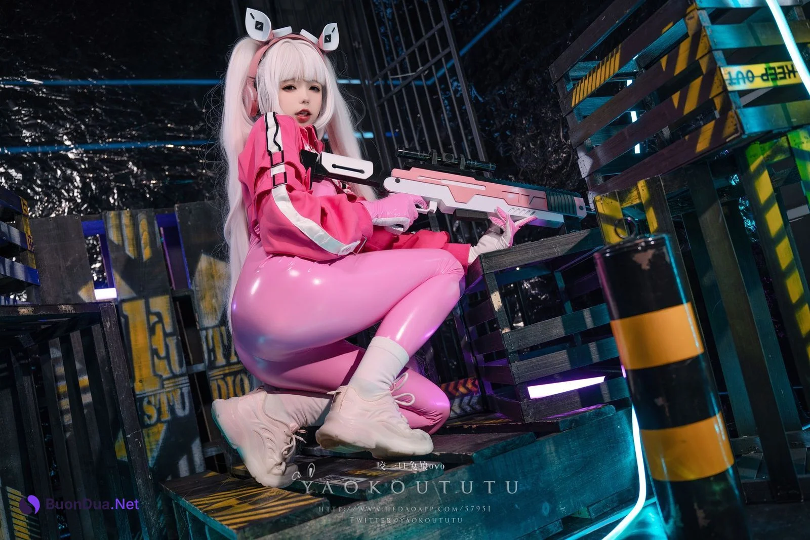 Cosplay 黏黏团子兔 NIKKE：爱丽丝 - Photo 10