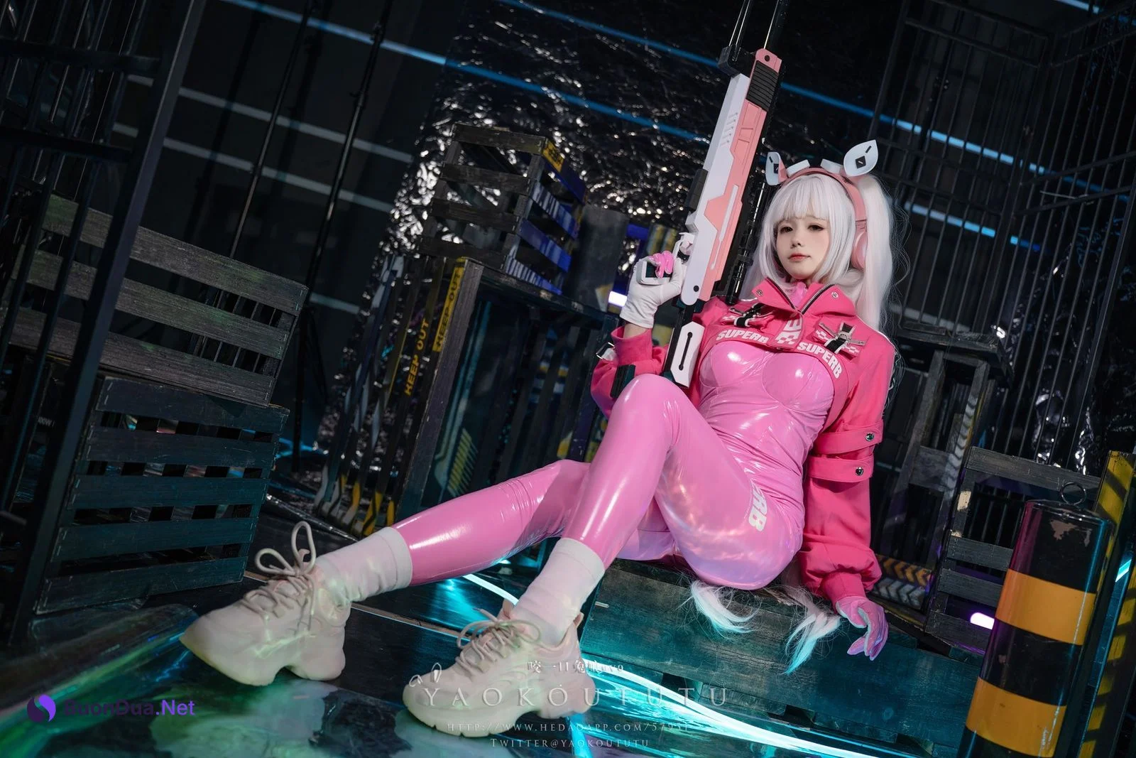 Cosplay 黏黏团子兔 NIKKE：爱丽丝 - Photo 11
