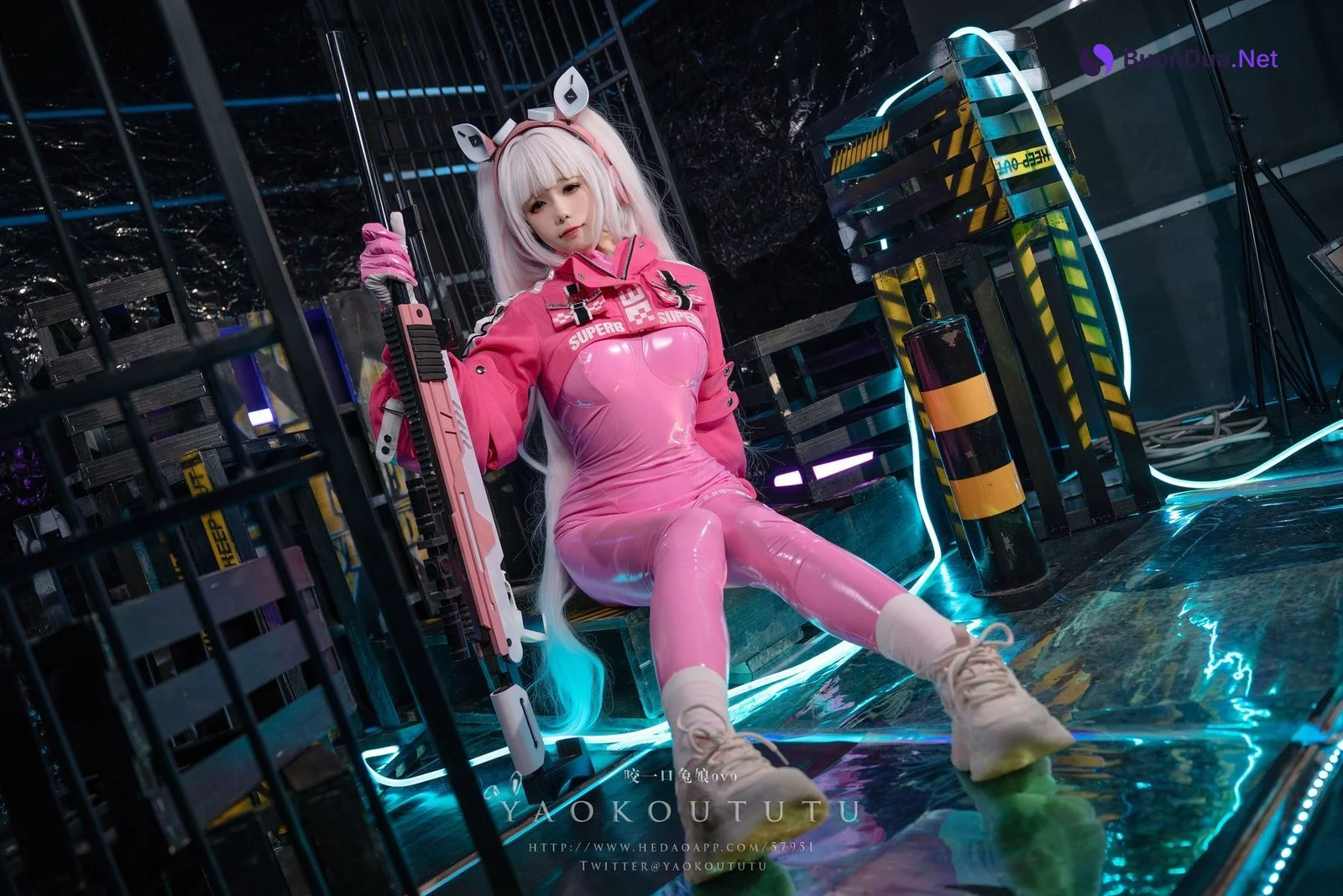 Cosplay 黏黏团子兔 NIKKE：爱丽丝 - Photo 14